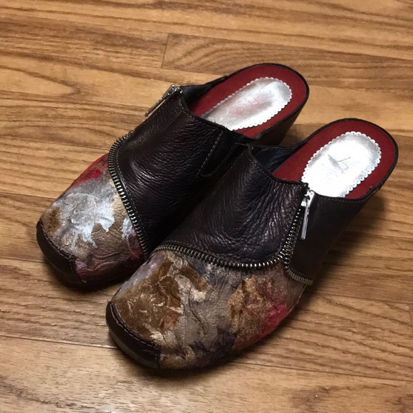 Romus Shoes - Romus “Made in Spain” Floral Zipper Front Clogs